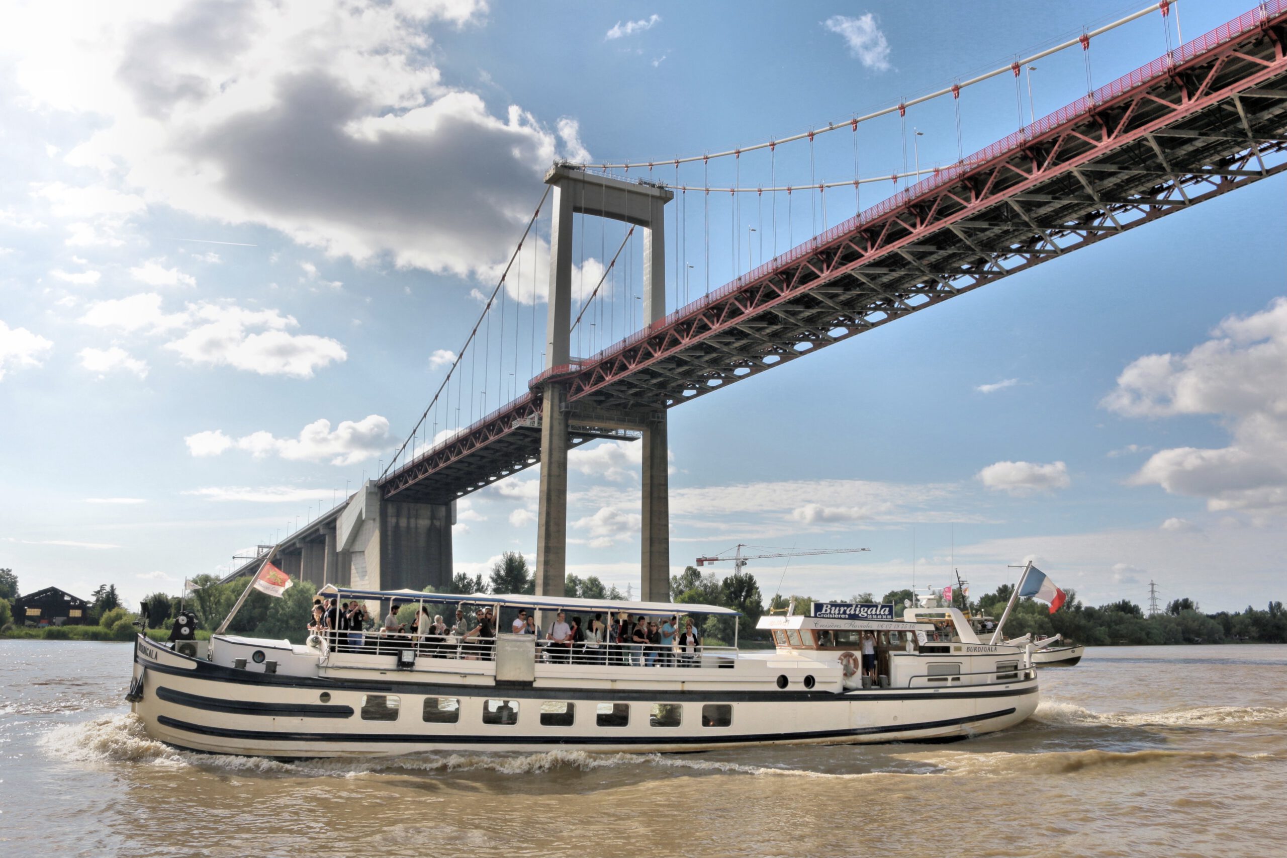 Péniche Burdigala sur la Garonne